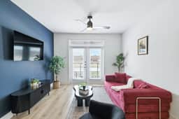 05 Downtown FW 1BR, Luxury Living with Resort Style Pool and Gym