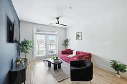 05 Downtown FW 1BR, Luxury Living with Resort Style Pool and Gym