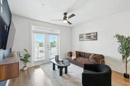 47 Chic 1Bedroom, Pool, Gym & Yoga Studio, Near Stockyards