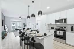 94 Modern 2B2B Near Stockyards, Resort Pool & Gym
