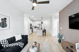 94 Modern 2B2B Near Stockyards, Resort Pool & Gym