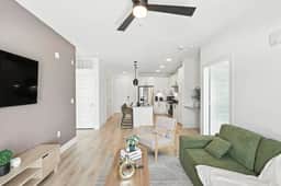 95 Luxury 2B2B Condo DT Fort Worth, Resort Style Pool & Gym, Golf Simulator, 7M to Dickies Stadium, 15M to AT&T stadium