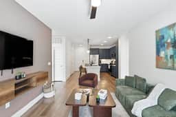 44 Chic 2B Condo, Resort Pool and Gym, Near Stockyards