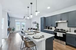 Spacious 2BD+1BD Condos by Traveller's Comfort