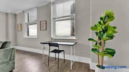 Luxurious 2B Downtown Condo by Traveller's Comfort
