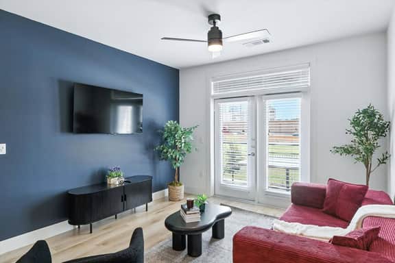 05 Downtown FW 1BR, Luxury Living with Resort Style Pool and Gym