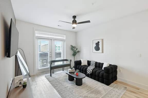 94 Modern 2B2B Near Stockyards, Resort Pool & Gym