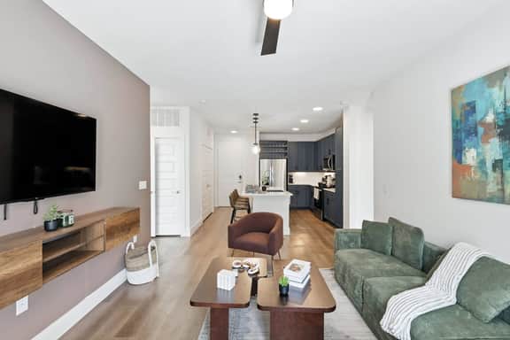 44 Chic 2B Condo, Resort Pool and Gym, Near Stockyards