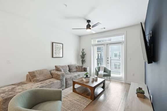 68 Luxury 2B2B Condo, Pool, Gym and Golf Simulator