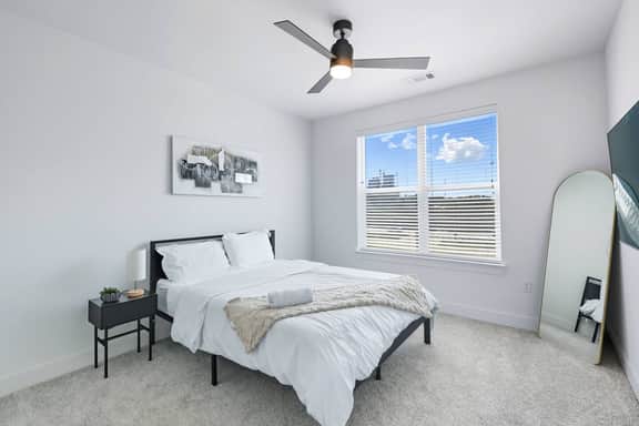 99 Modern 2B2B Near Stockyards, Resort Pool & Gym, 7M to Dickies Stadium, 15M to AT&T stadium