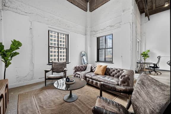 Penthouse Loft | Downtown Dallas | Pool+Gym+Office