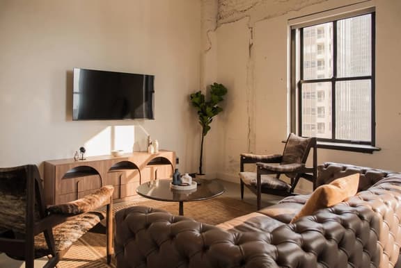 Penthouse Loft | Downtown Dallas | Pool+Gym+Office
