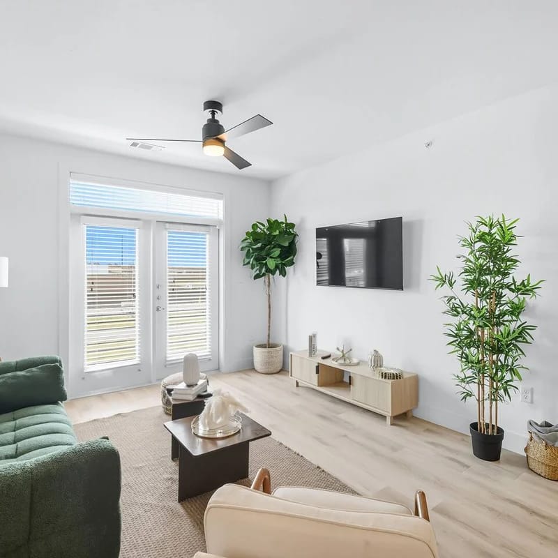 99 Modern 2B2B Near Stockyards, Resort Pool & Gym, 7M to Dickies Stadium, 15M to AT&T stadium